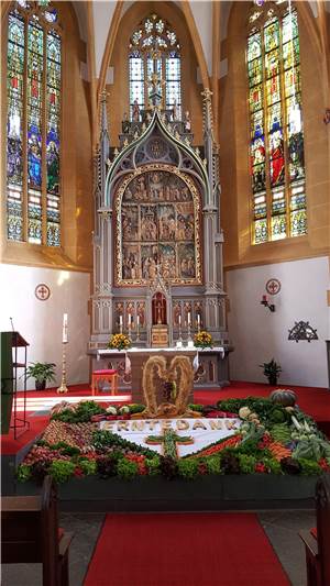 Erntedank in der
St. Georgskirche wie in jedem Jahr