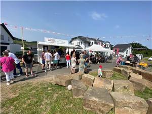 Straßenfest in der „Majestäten-Allee“