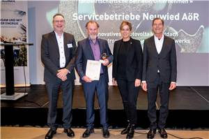 Servicebetriebe gewinnen mit
PV-Faltdach den Deutschen Solarpreis