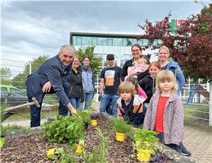 Wichtelgarten mit
Kräutern und Gemüse bereichert