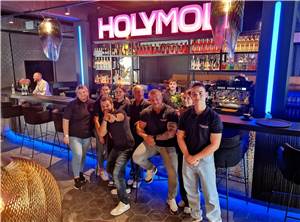 HOLYMOLY Burger und Bar – Viel Platz und besonderes Design