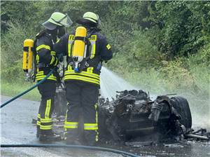 Königswinter: Trike auf Autobahn ausgebrannt