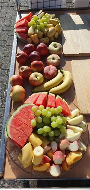 Bunte Obstteller zum
Sportfest der Grundschule