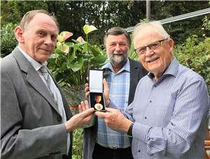 Gratulation an Werner Johann Keßler
zur Verdienstmedaille des Landes