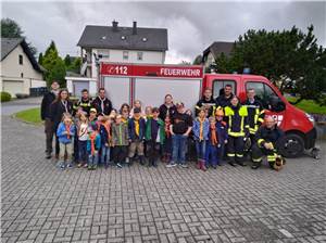 Pfadfinder erleben spannenden Nachmittag bei der Freiwilligen Feuerwehr