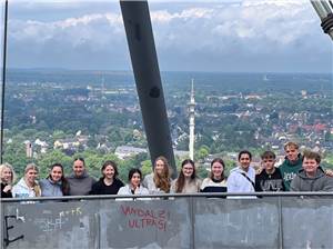 Schülerinnen und Schüler schnuppern Luft im „Ruhrpott“