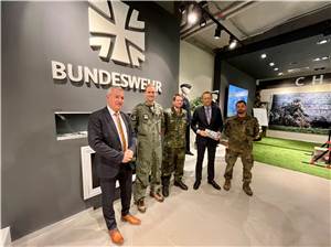 Raus aus der Deckung: Mehr Bühne für die Bundeswehr 