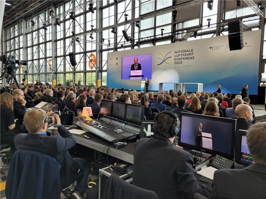 Bundeskanzler Olaf Scholz eröffnete wichtiges Branchentreffen 