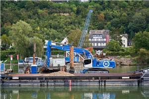 Fels liegt der neuen
Trinkwasserleitung im Weg