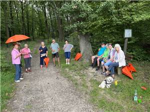 Spaziergangsgruppe trotzt Wetterkapriolen