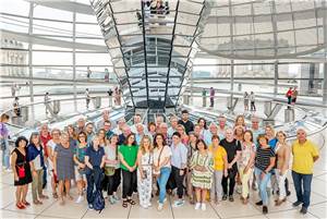 Politikinteressierte besuchen den Bundestag