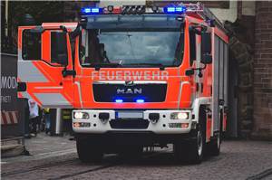 PKW-Brand in Mülheim-Kärlicher Industriegebiet