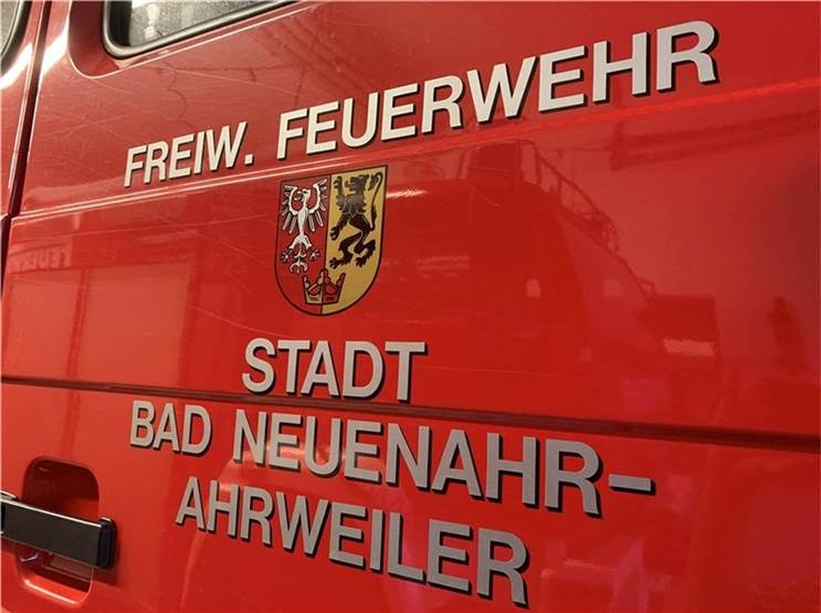 Dachstuhl einer Scheune stand in Flammen