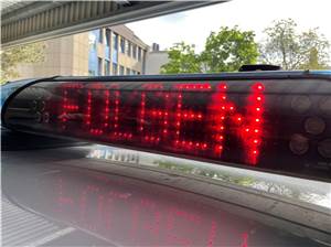 Auto gerät in Gegenverkehr: Drei Verletzte