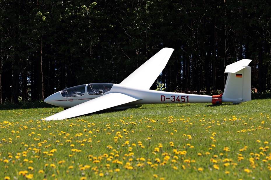 Segelflugzeug abgestürzt  - Pilot leichtverletzt