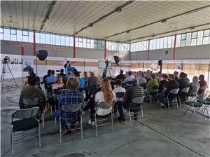 Ahmadiyya-Gemeinde informierte über Ziele und Ablauf
ihrer Jahresversammlung auf dem Flugplatz Mend