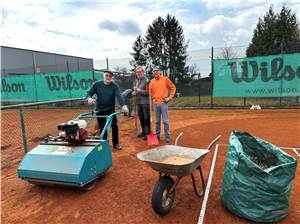 Tennisspieler starten
früh in die Freiplatzsaison