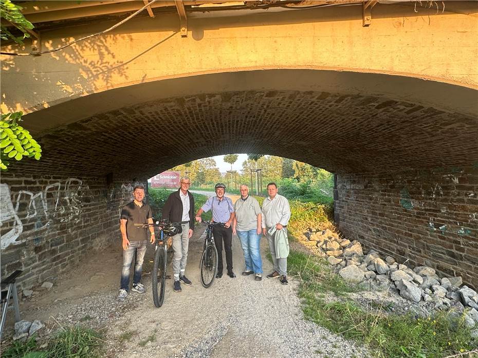 Sichere Radwegeunterführung
an der Brücke Kölner Straße