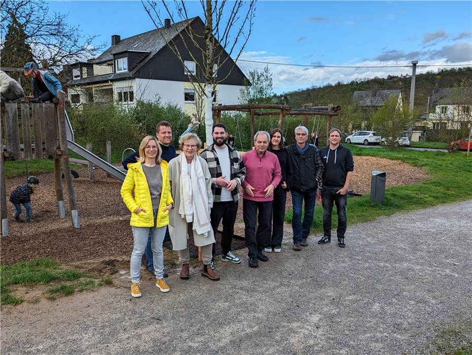 Große Freude über viele neue Bäume