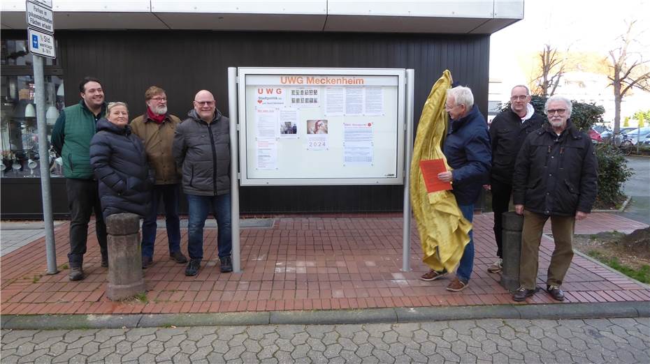 UWG-Schaukasten in
der Altstadt oder Was lange währt