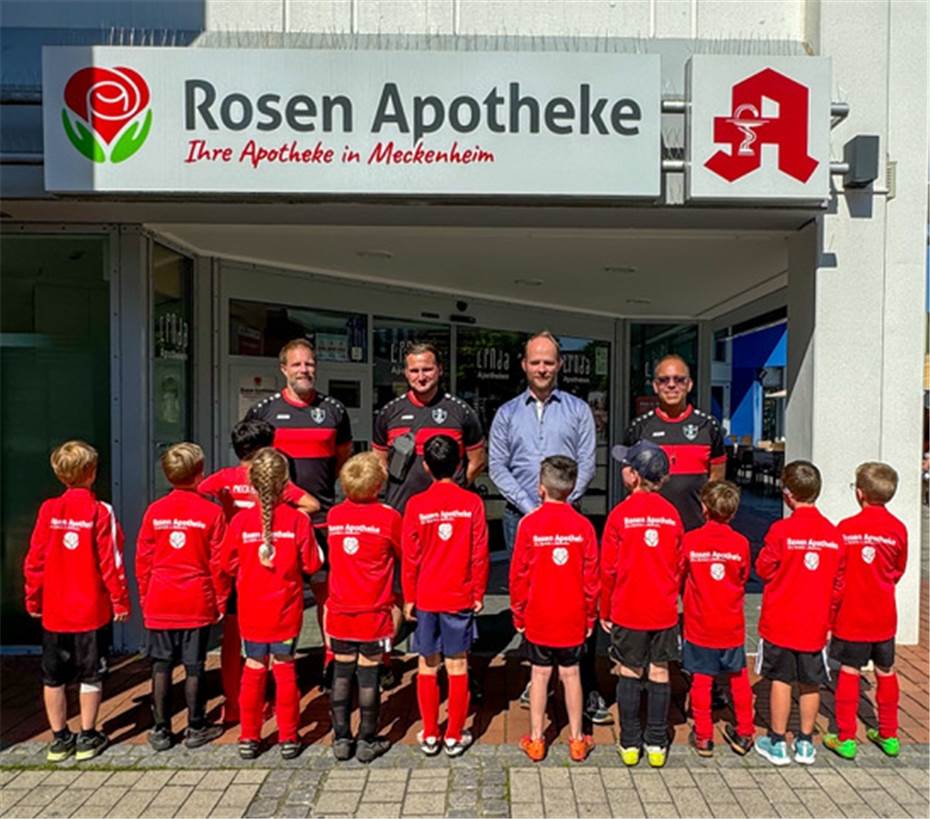 Mit neuen Trainingsjacken ausgestattet worden