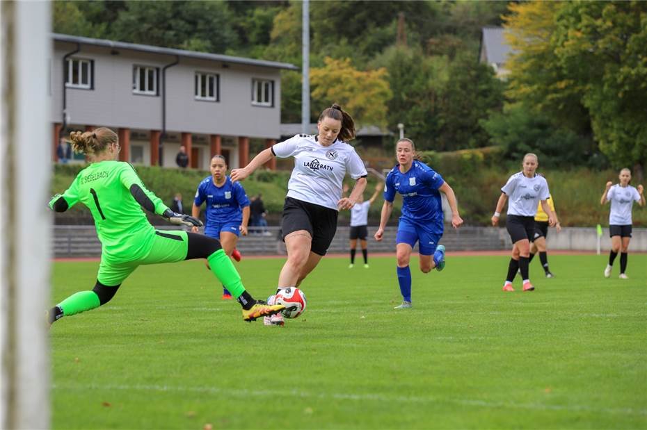 Ersatzgeschwächte Kurstädterinnen besiegen Tabellennachbarn aus Siegelbach mit 1:0