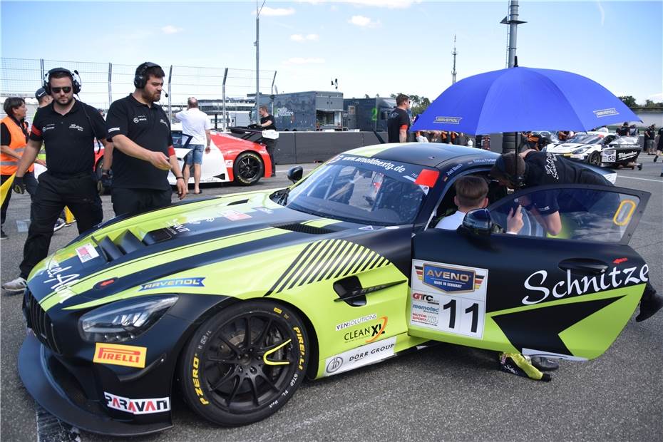 Junger Motorsportler Enrico Förderer
begeistert beim GTC Race auf dem Hockenheimring