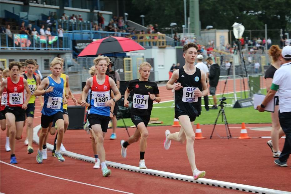 Triathlet startet
bei den Spezialisten