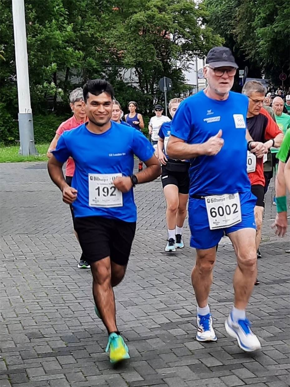 Kleine LG-Mannschaft beim Deichlauf in Neuwied