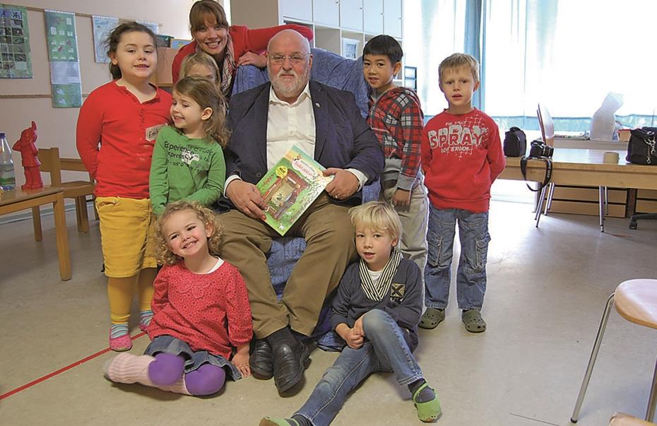 Gluckliche Kinderaugen Beim Vorlesen